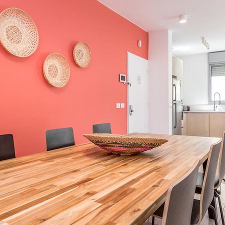 3 Bedrooms Apt Balcony & Parking Near Banana Beach Tel Aviv Eksteriør bilde